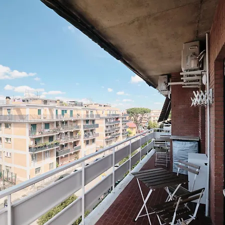 Homestay Bright 2 Min Metro B 20 Min Colosseum Private Bathroom Swimming Pool Free Parking *