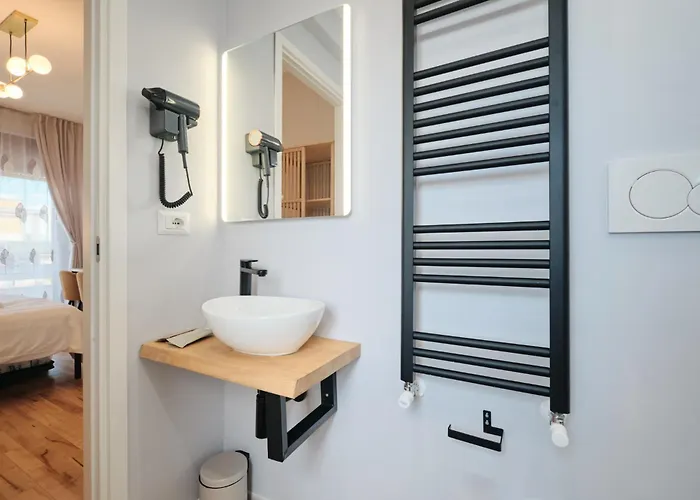 Bright 2 Min Metro B 20 Min Colosseum Private Bathroom Swimming Pool Free Parking * Rzym