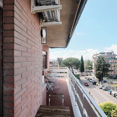 Bright 2 Min Metro B 20 Min Colosseum Private Bathroom Swimming Pool Free Parking * רומא